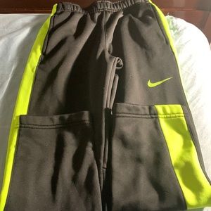 Used little boys size 6 Nike jogging pants